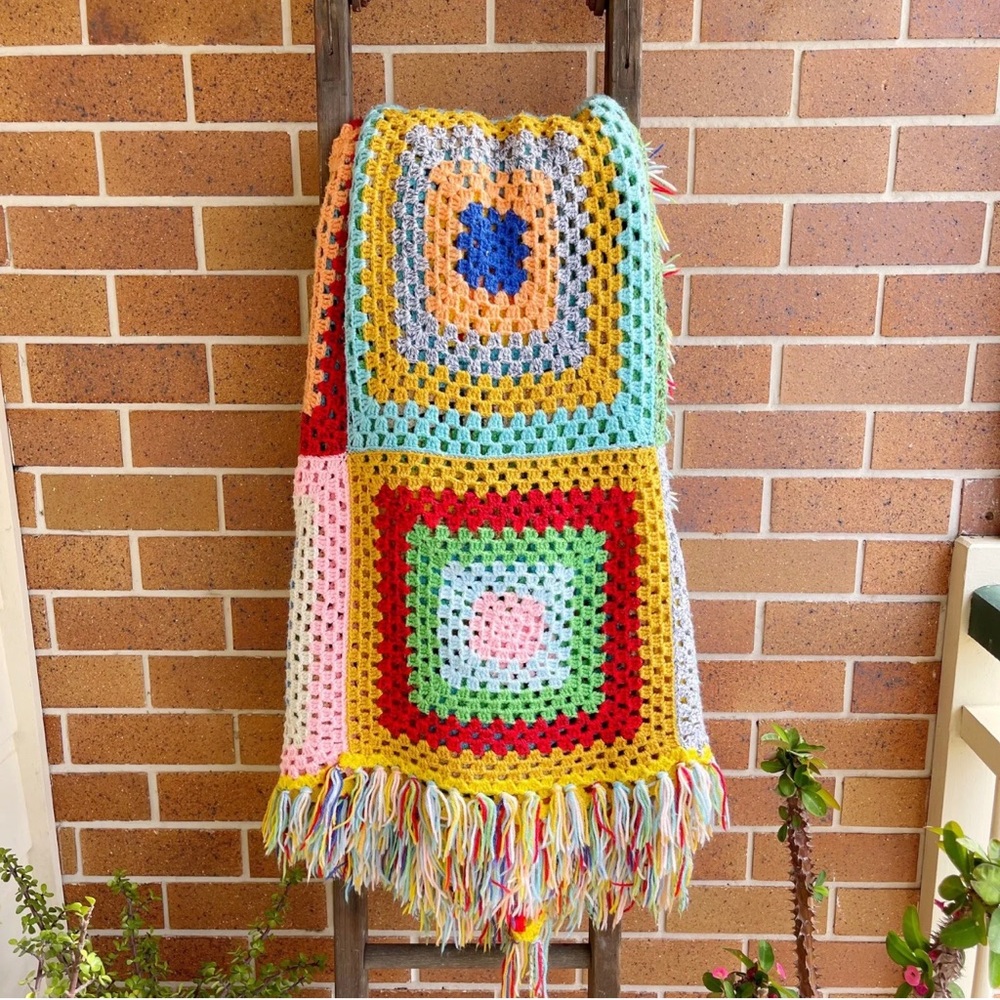 Massive Handmade Granny Square Crochet Retro Blanket Rainbow Fringe 220 x 320 - Picture 1 of 5